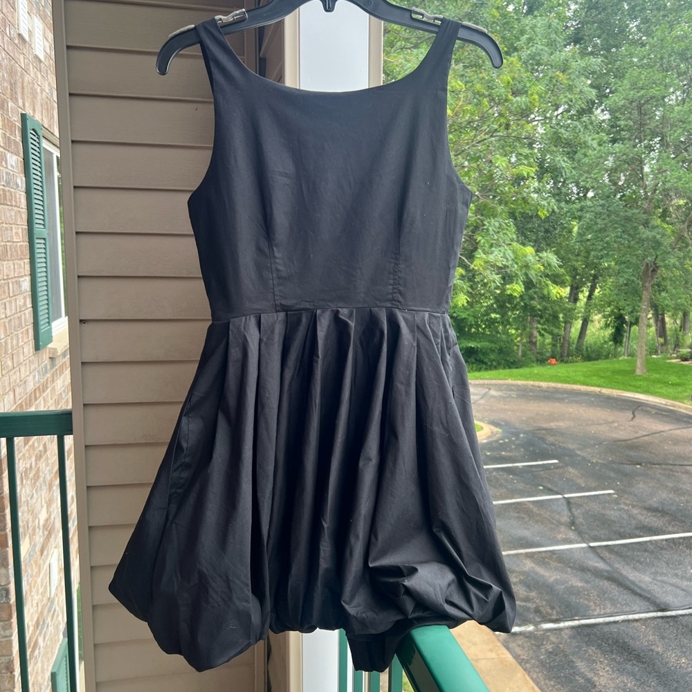 🆕 Steve Madden Black Bubble Mini Dress with Zipper Front – Size M - Picture 6 of 16